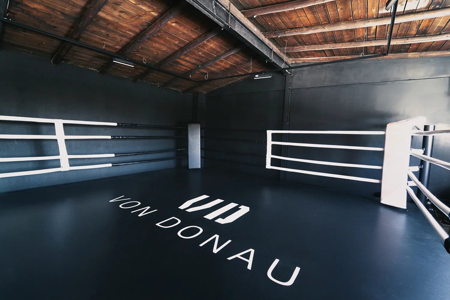 Boxring im VON DONAU GYM Düsseldorf